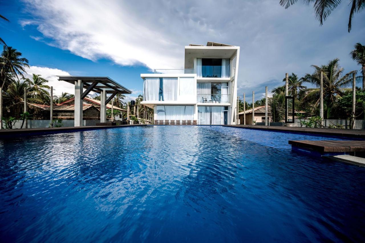 The Lighthouse Negombo Hotel Exterior photo